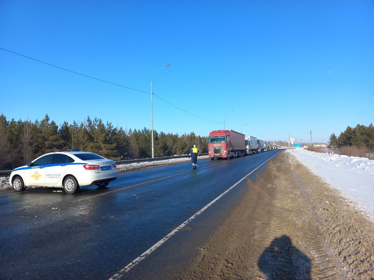 🚔⛔️ Автоинспекторы работают на 479-м и 498-м километрах федеральной автодороги  Челябинск-Курган-Омск-Новосибирск, ограничивая движение транспорта -  Новости Армизонского района