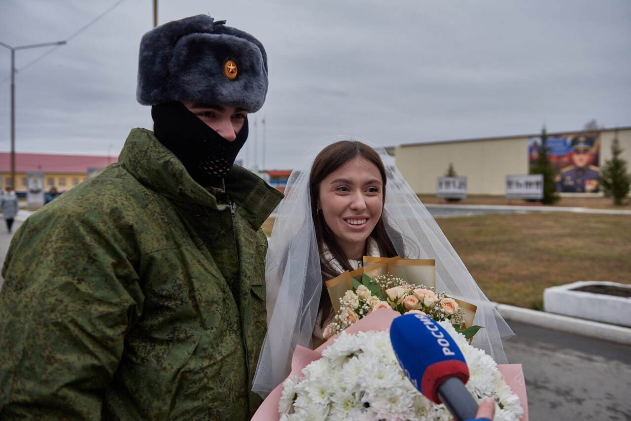 19 мобилизованных вступили в брак перед отправкой на службу - Новости  Армизонского района